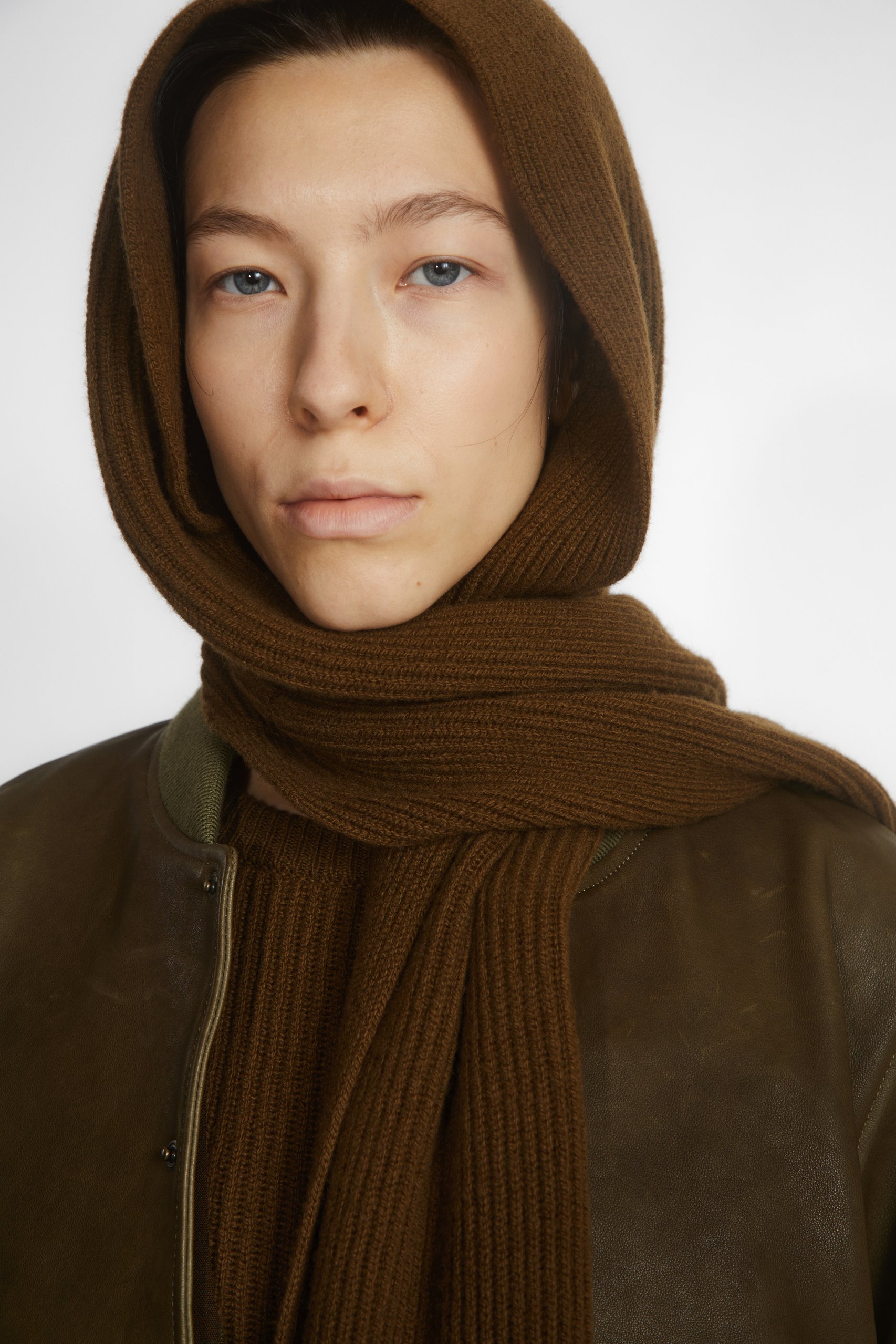 crossover-scarf-petar-petrov